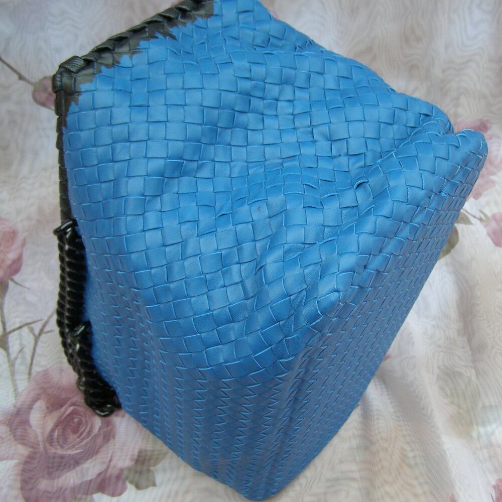 NEW Bottega Veneta Intrecciato Blue Leather Bag - Picture 7 of 16